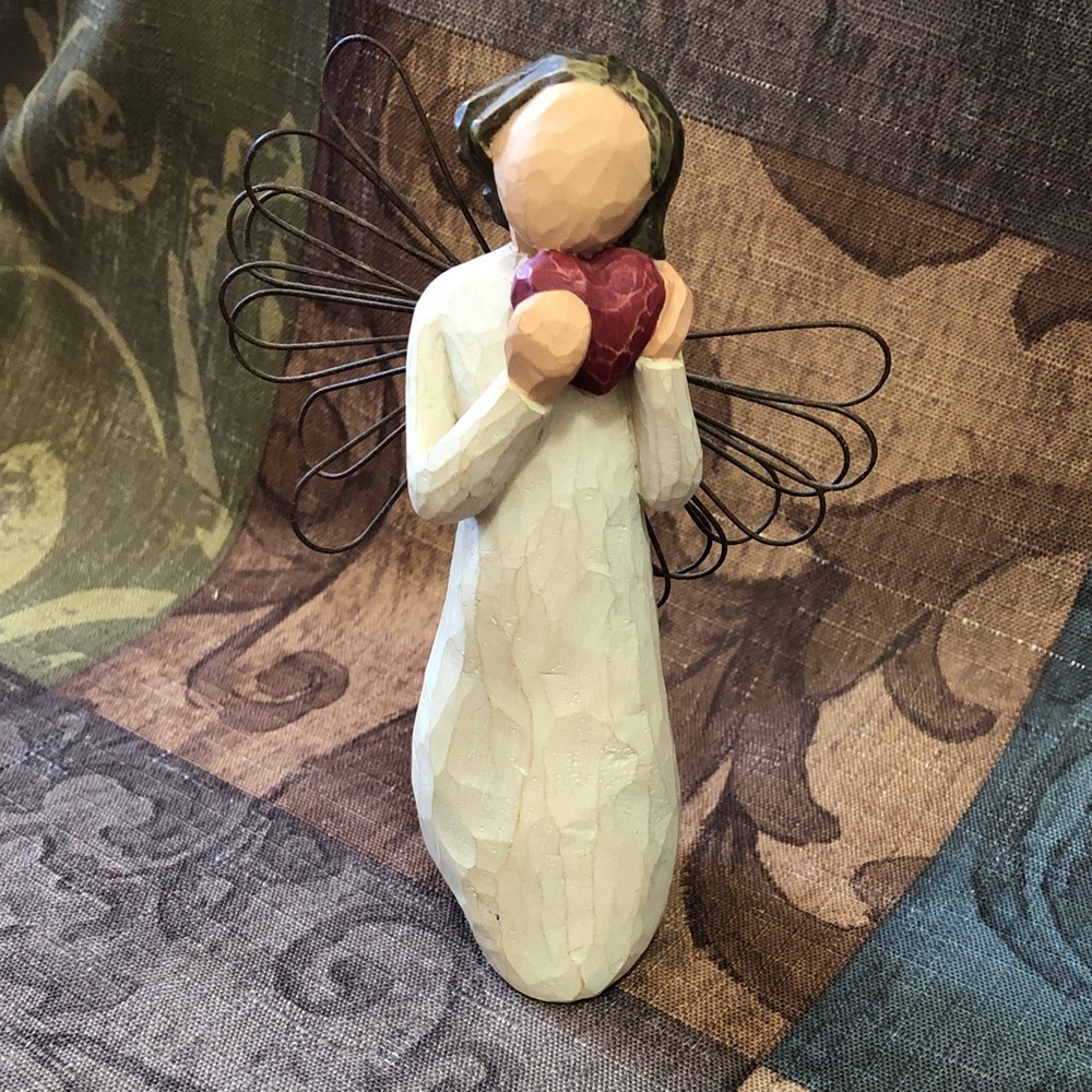 🍂GUC🍃Willow Tree Figurine “Angel of the Heart”